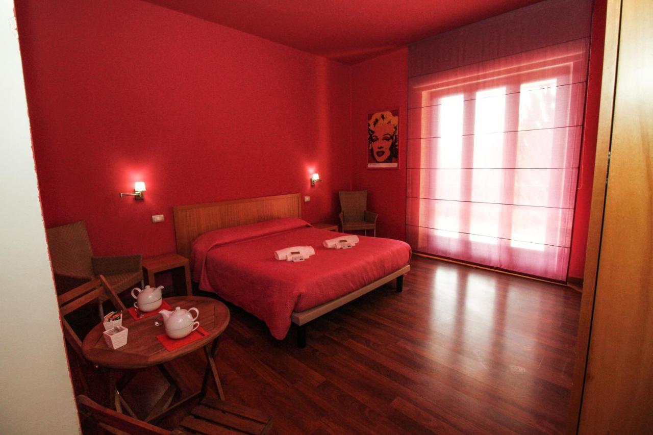 Hotel I Colori SantʼAntìoco エクステリア 写真