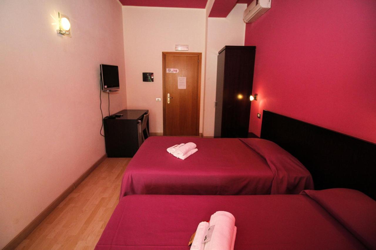 Hotel I Colori SantʼAntìoco エクステリア 写真