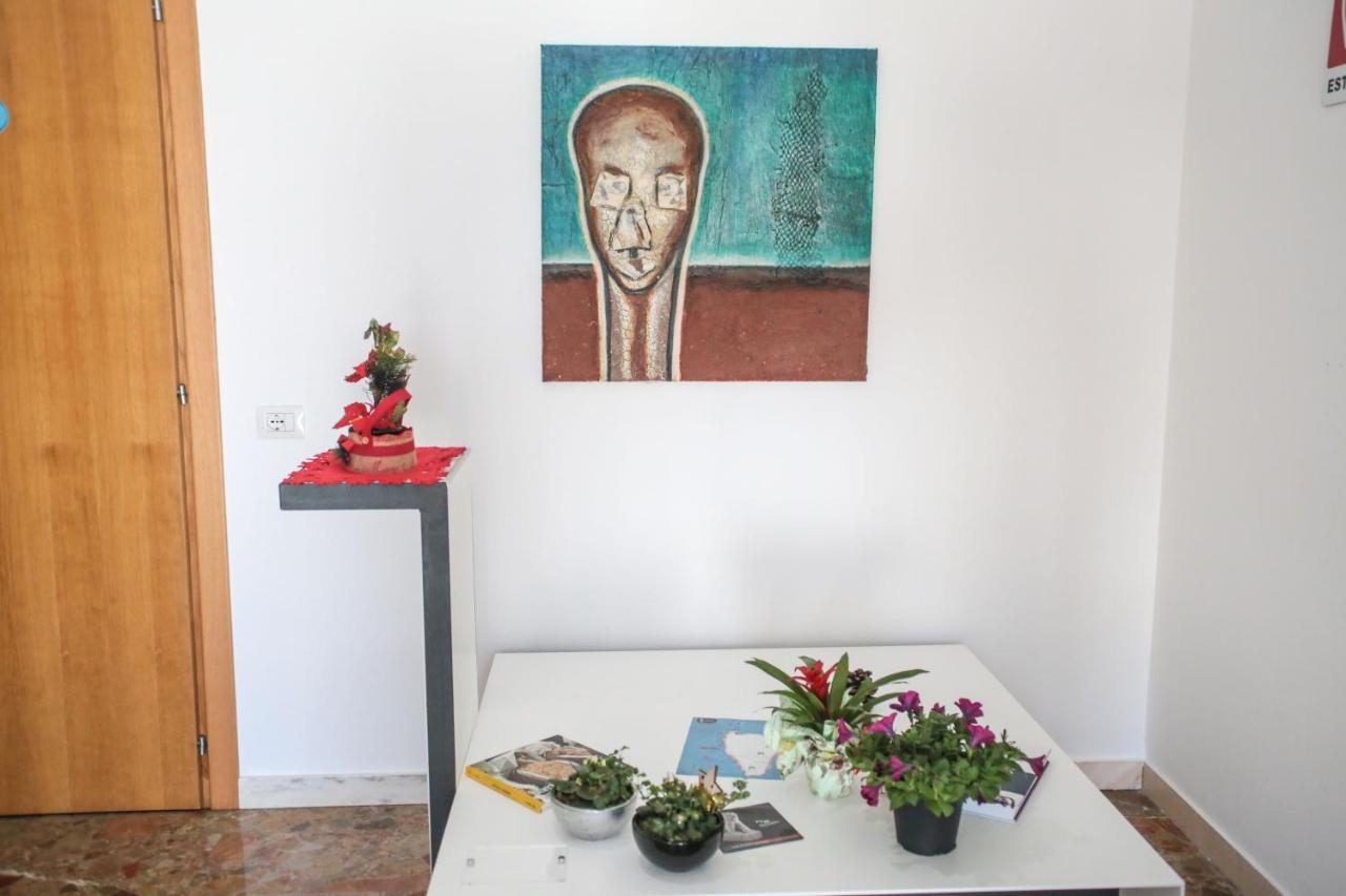 Hotel I Colori SantʼAntìoco エクステリア 写真