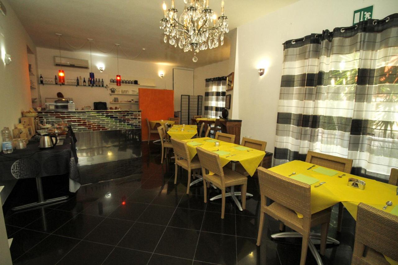 Hotel I Colori SantʼAntìoco エクステリア 写真