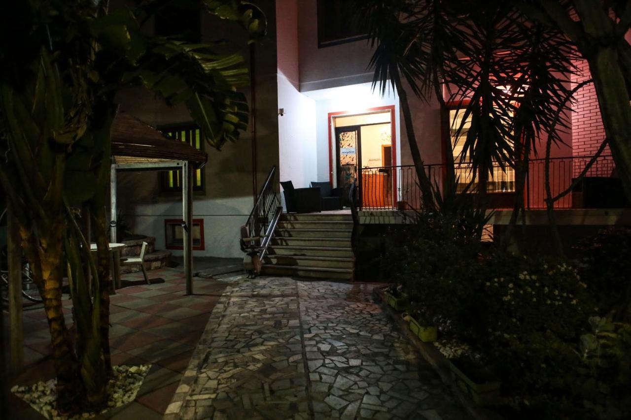 Hotel I Colori SantʼAntìoco エクステリア 写真