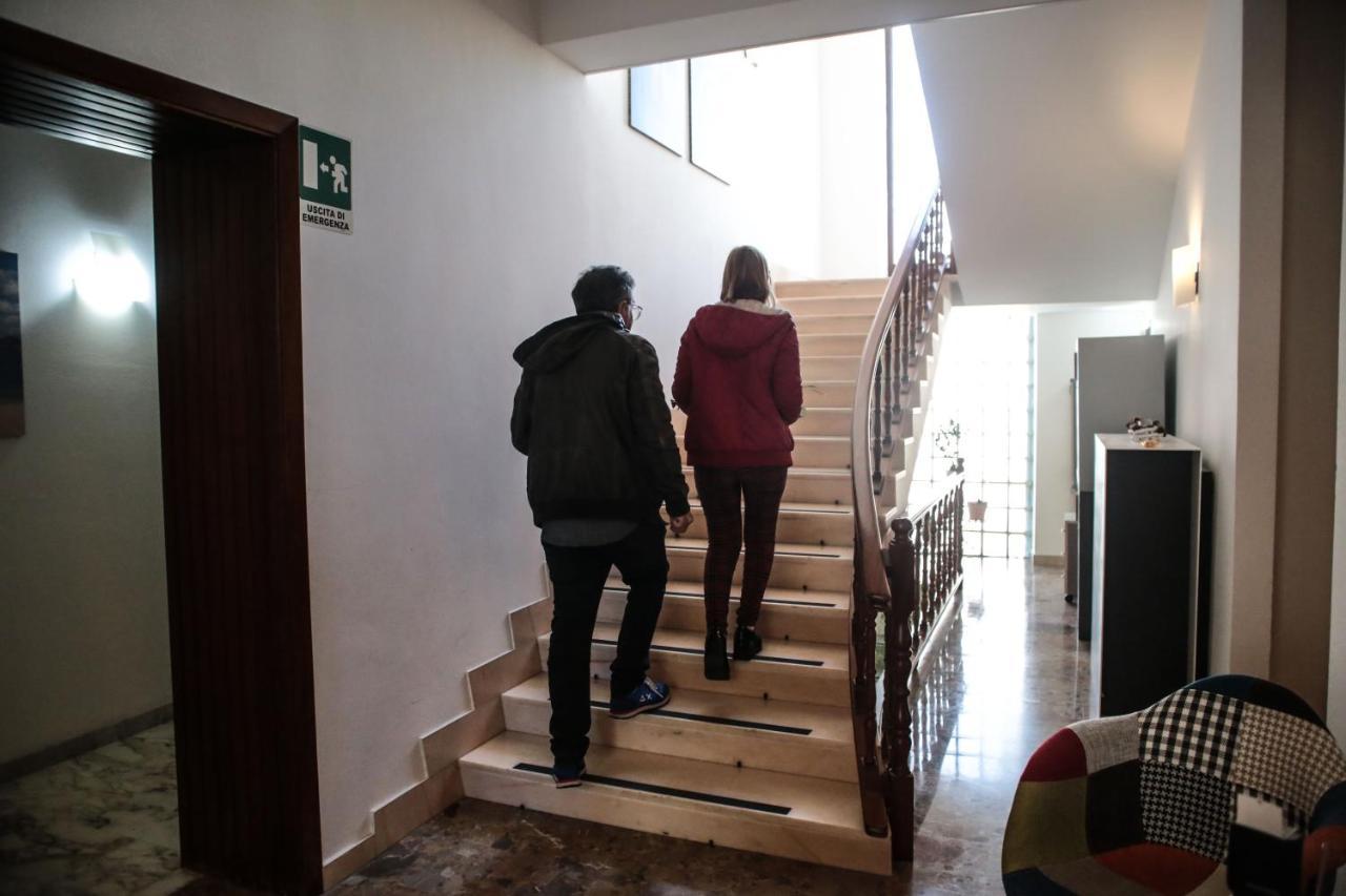 Hotel I Colori SantʼAntìoco エクステリア 写真