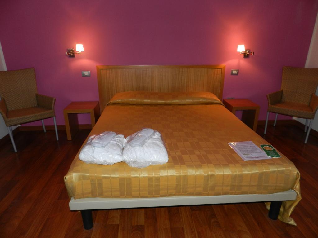 Hotel I Colori SantʼAntìoco エクステリア 写真