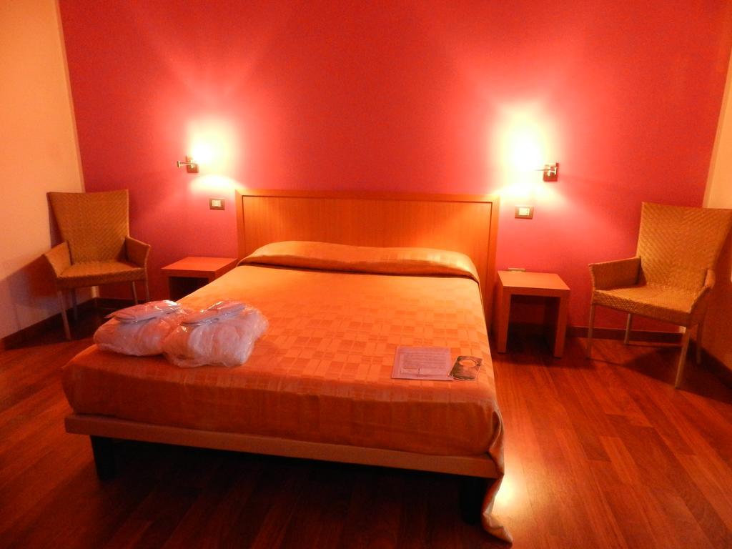 Hotel I Colori SantʼAntìoco エクステリア 写真