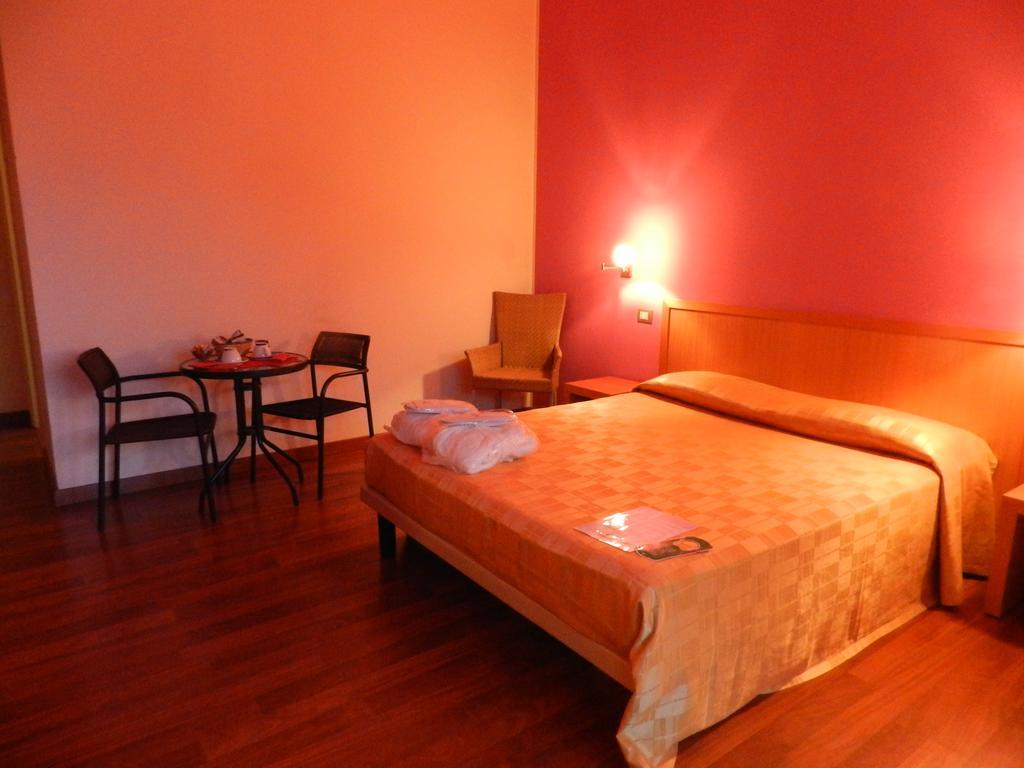 Hotel I Colori SantʼAntìoco エクステリア 写真