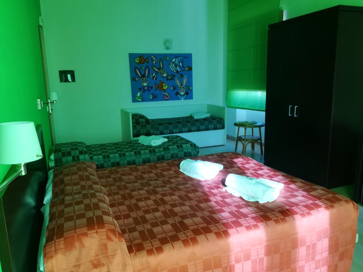 Hotel I Colori SantʼAntìoco エクステリア 写真