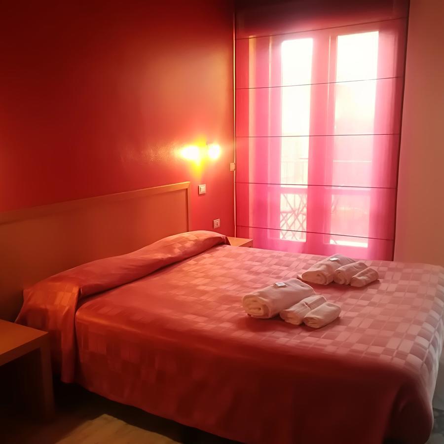 Hotel I Colori SantʼAntìoco エクステリア 写真